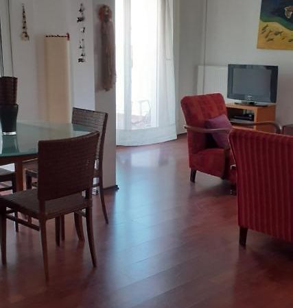 Cozy Penthouse Next To Metro Station Apartment Tesalonika Bagian luar foto